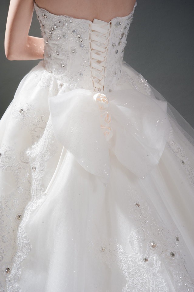 婚紗 禮服出租 | 手工白紗 | 手工婚紗 