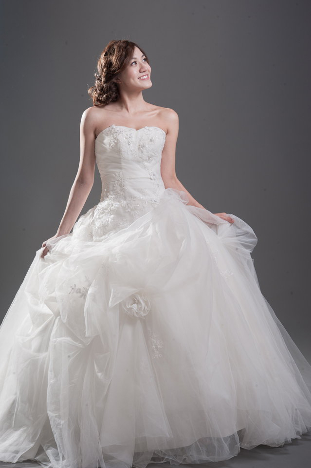 婚紗 禮服出租 | 手工白紗 | 手工婚紗 